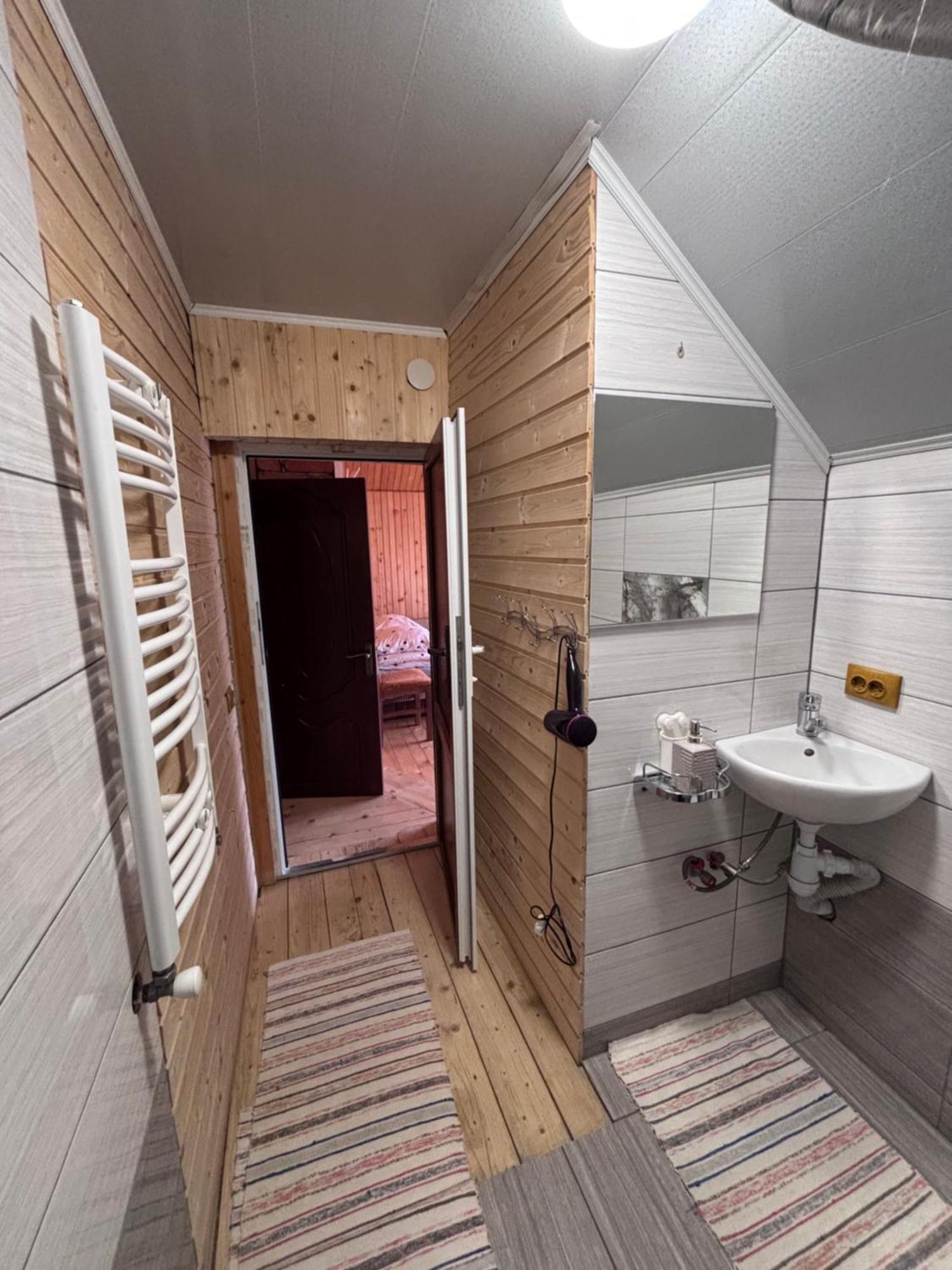 Gostynna Rodyna Hotel Izky Eksteriør billede